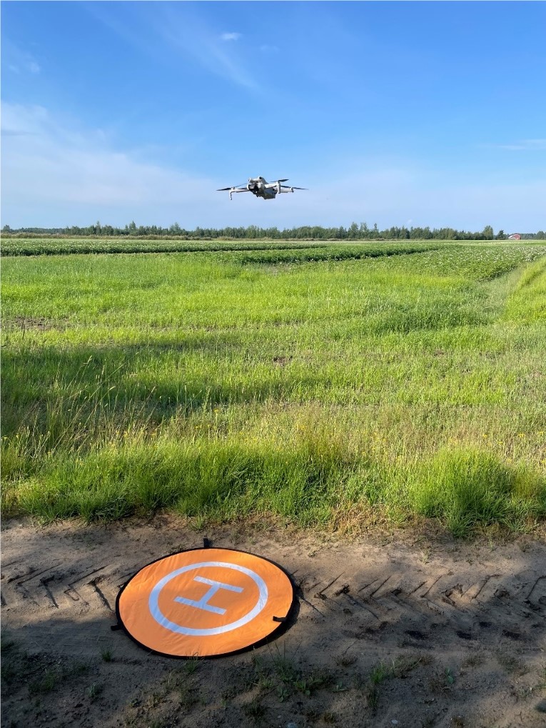 Kuva 2 DJI Mini 4 Pro l&auml;hd&ouml;ss&auml; tarkastukselle. &copy; Ruokavirasto